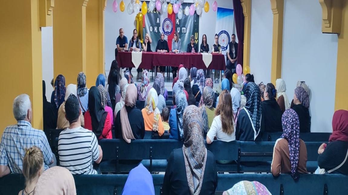 Aksaray Valiliği tarafından organize edilen veli farkındalık semineri okulumuz ev sahipliğinde düzenlenmiştir.